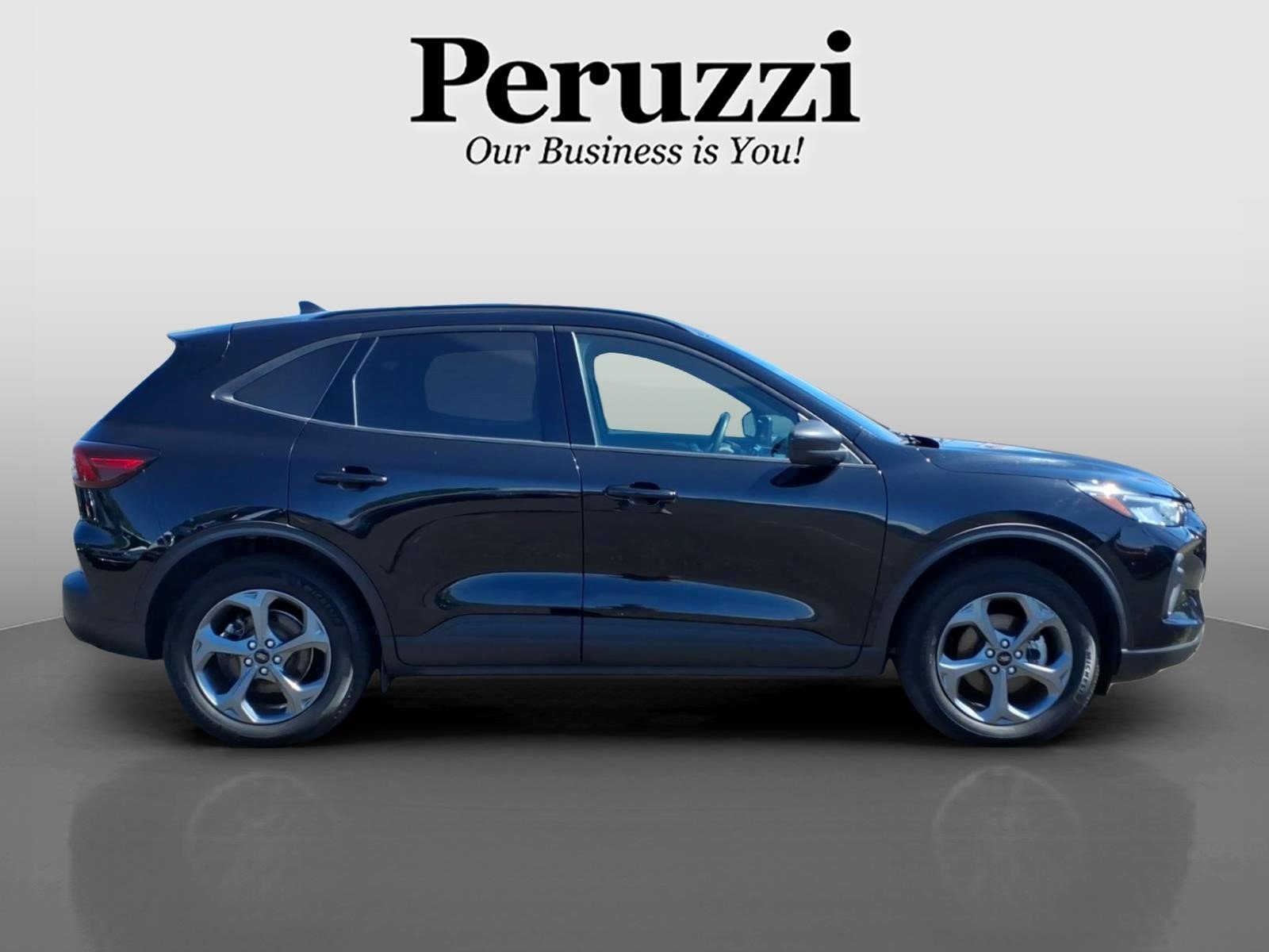 Used 2025 Ford Escape ST-Line AWD/4WD image 2