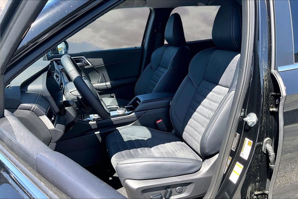 New 2026 Mitsubishi Outlander AWD image 9