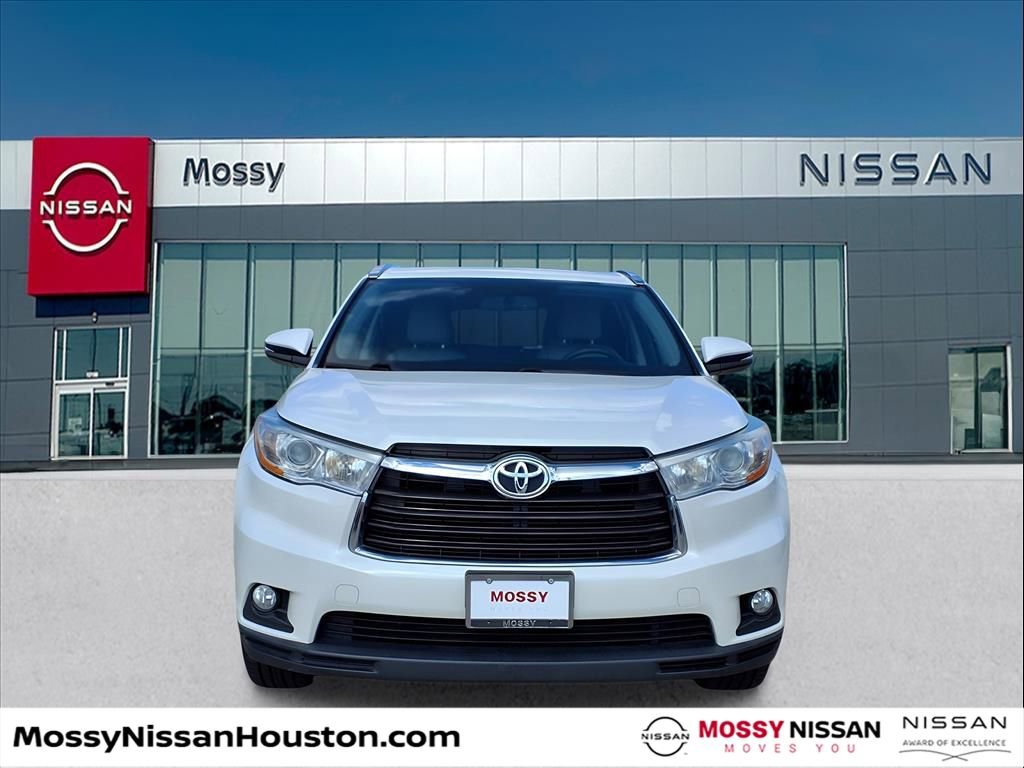 Used 2014 Toyota Highlander XLE image 2