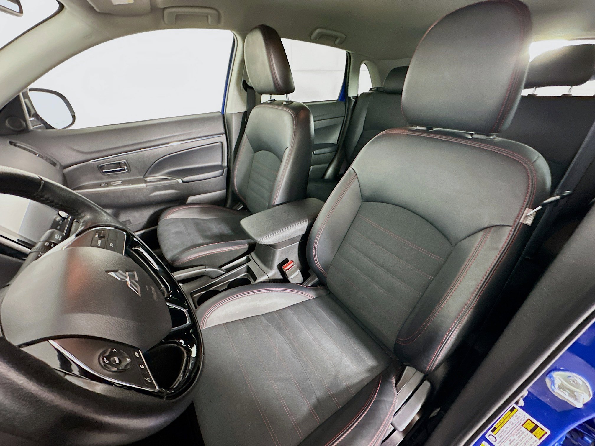 Used 2024 Mitsubishi Outlander Sport SE image 13