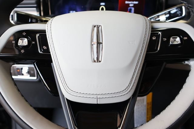 New 2025 Lincoln Aviator 2WD w/ Jet Appearance Package image 25