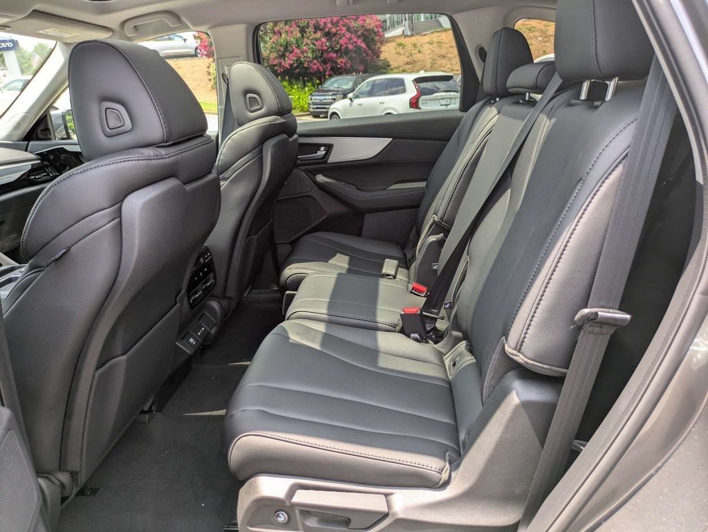 Used 2026 Acura MDX SH-AWD image 16