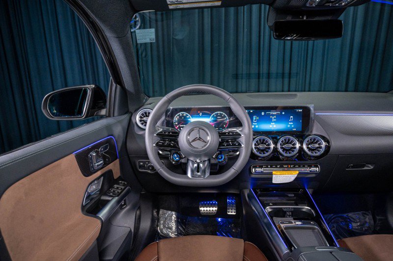 Certified 2025 Mercedes-Benz GLA 35 AMG 4MATIC image 17