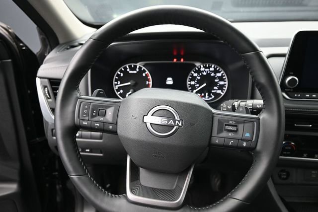 Used 2025 Nissan Rogue SV AWD/4WD image 19