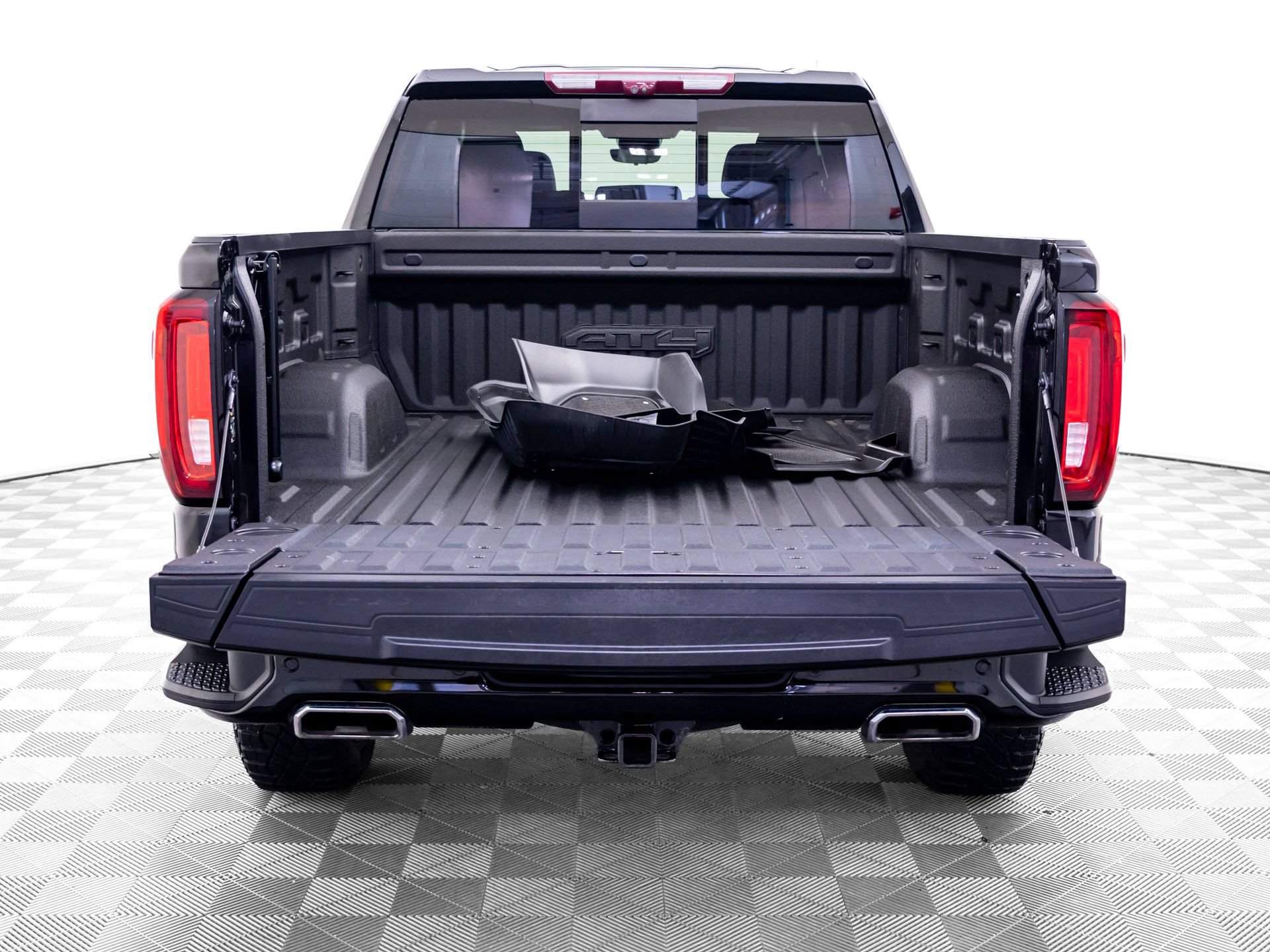 Used 2023 GMC Sierra 1500 AT4 w/ Technology Package AWD/4WD image 34