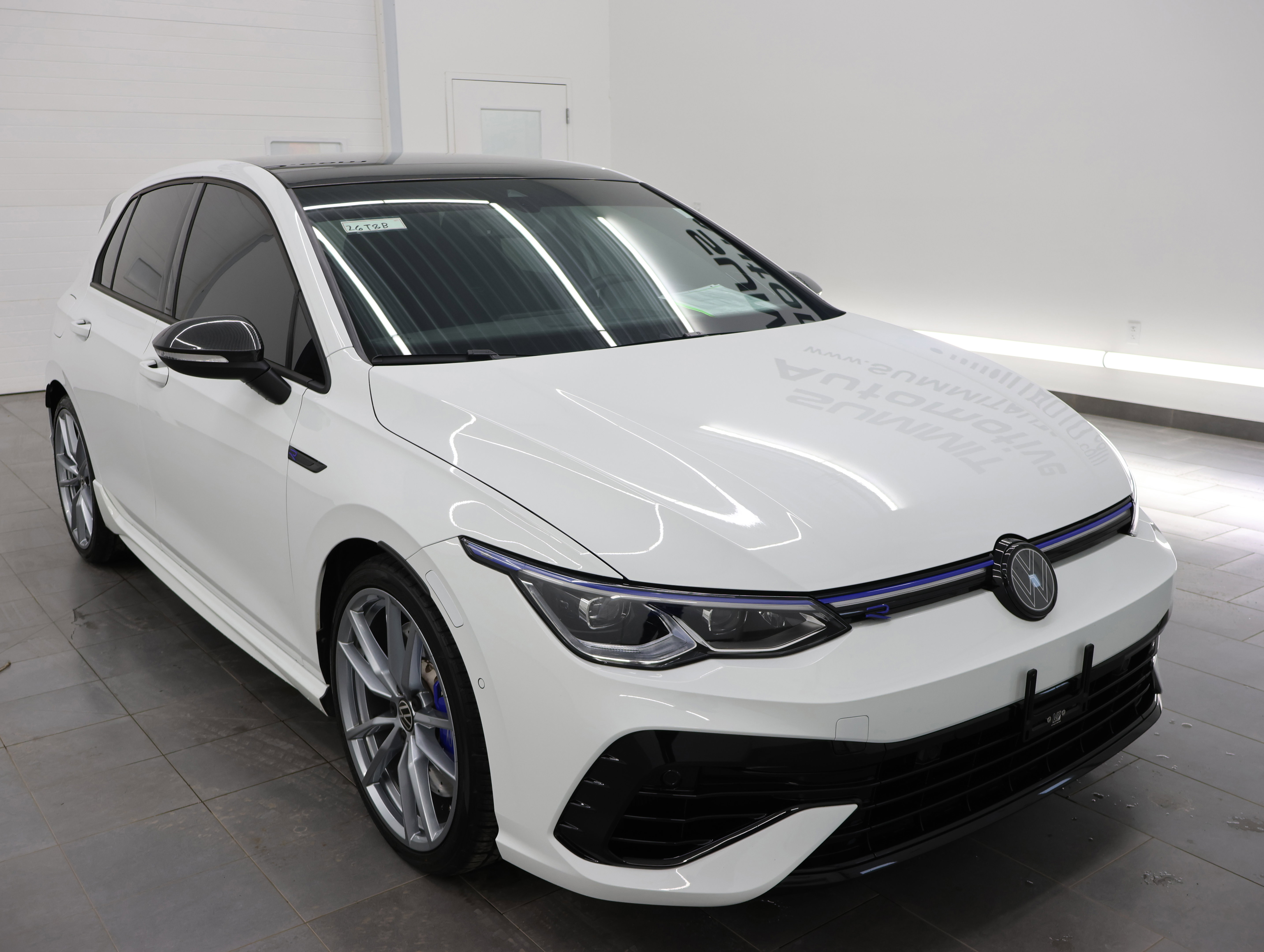 Used 2024 Volkswagen Golf R image 2