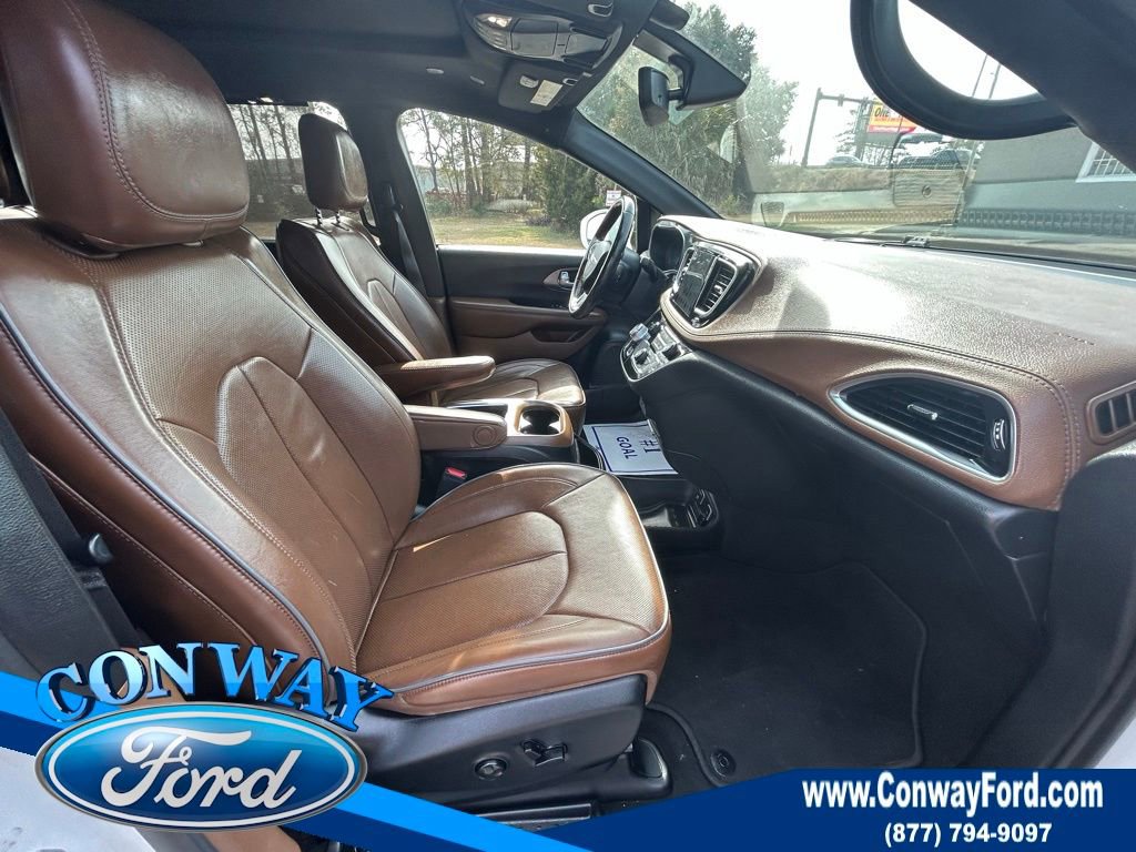 Used 2020 Chrysler Pacifica Limited image 26