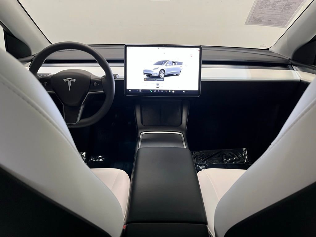 Used 2023 Tesla Model Y Long Range image 17