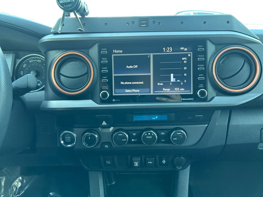 Used 2022 Toyota Tacoma TRD Off-Road AWD/4WD image 12