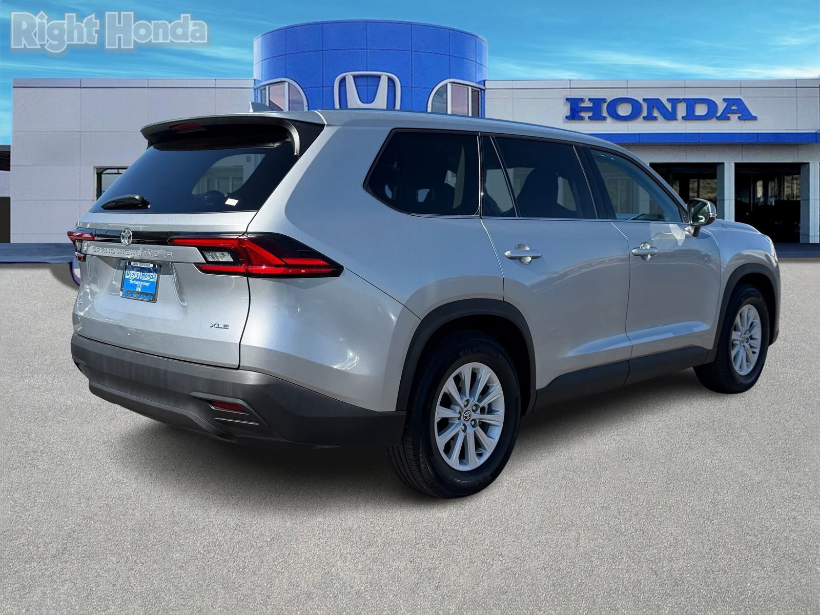 Used 2025 Toyota Grand Highlander AWD image 7