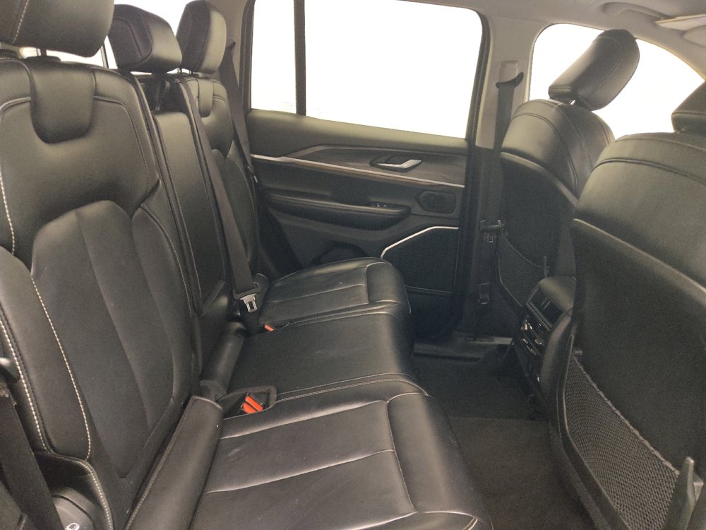 Used 2022 Jeep Grand Cherokee Limited AWD/4WD image 19