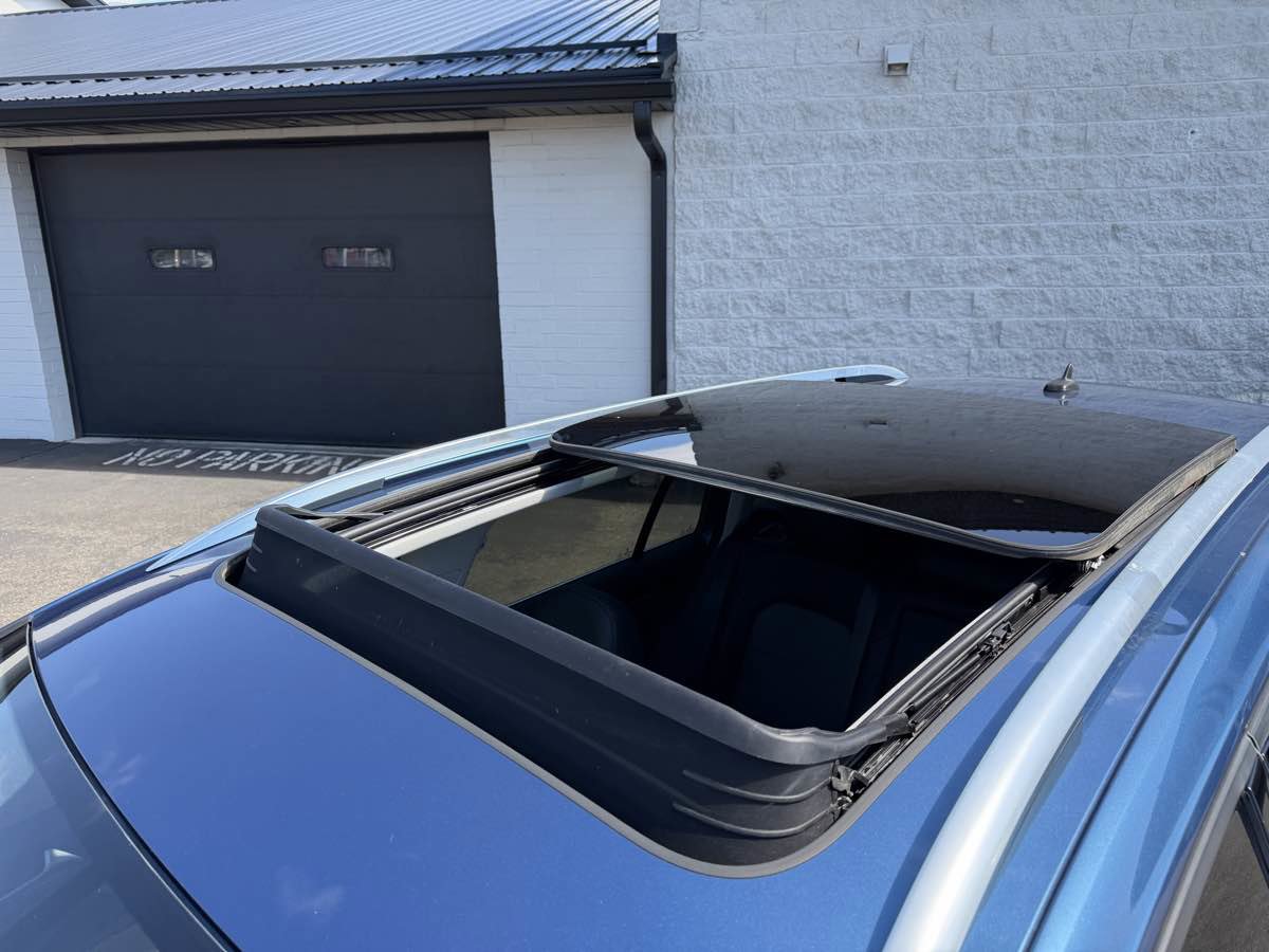 Used 2015 Volkswagen Golf SEL image 9