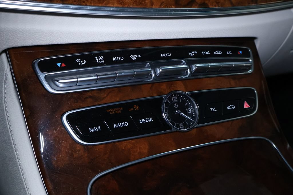 Used 2019 Mercedes-Benz E 300 4MATIC image 33