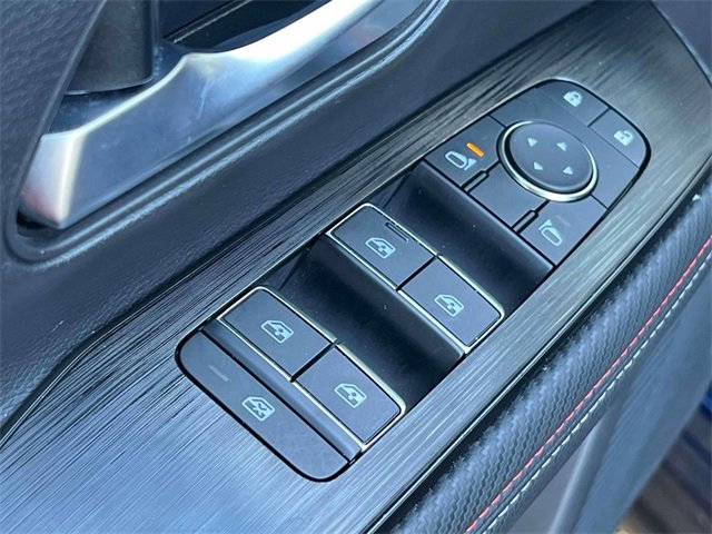 Used 2025 Nissan Kicks SR w/ SR Premium Package image 18