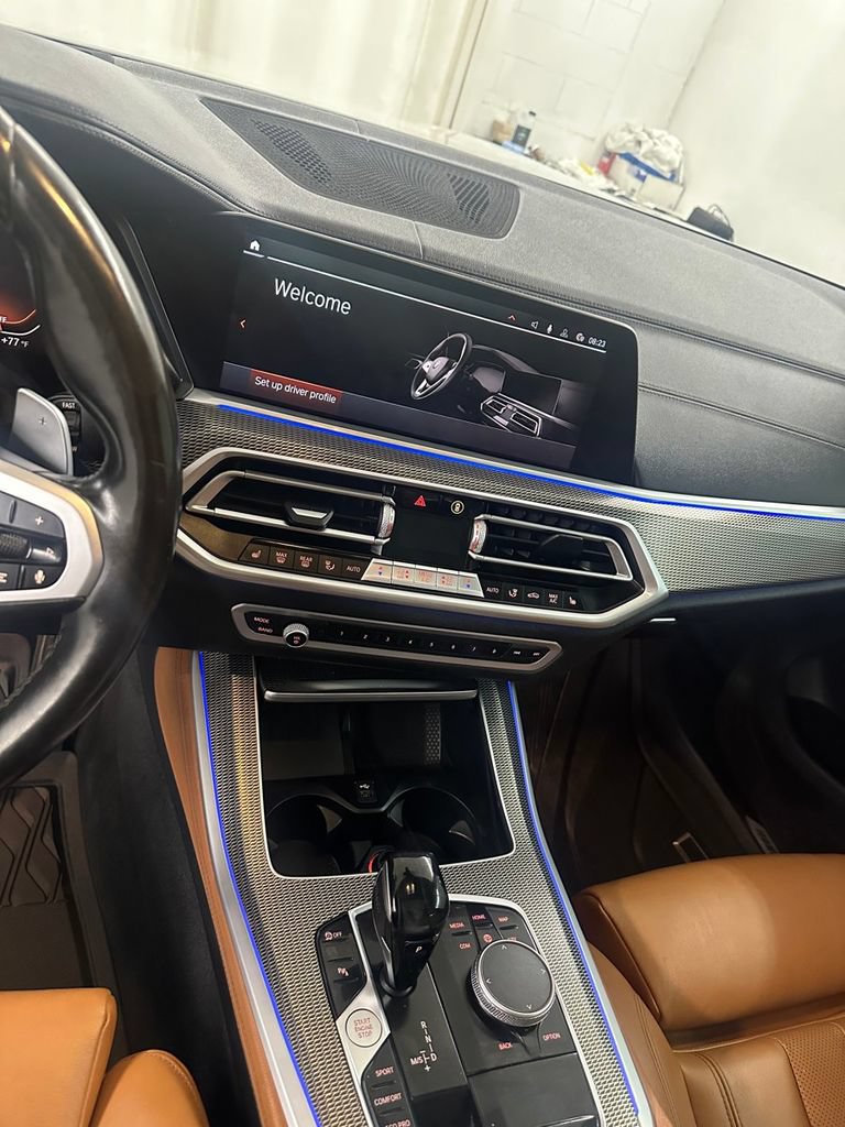 Used 2021 BMW X5 xDrive40i w/ M Sport Package AWD/4WD image 17