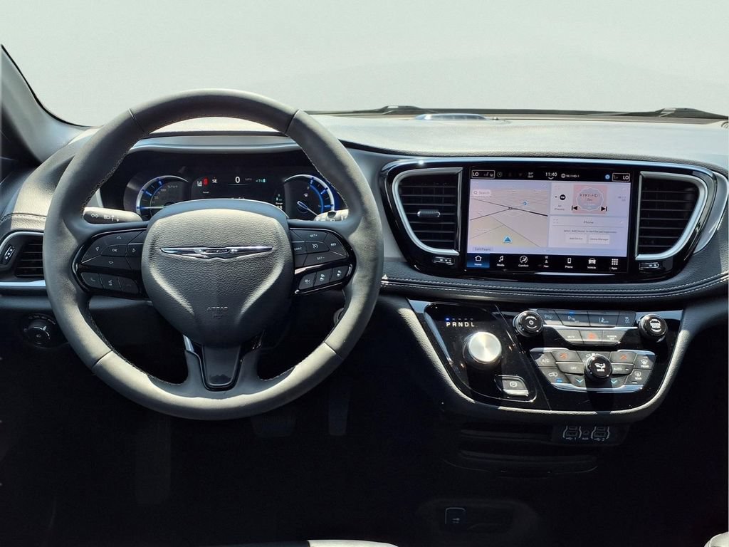 Used 2024 Chrysler Pacifica Limited FWD image 4