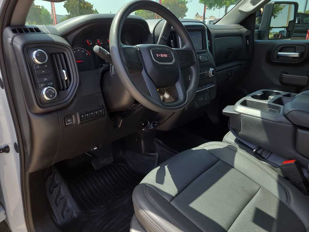 Used 2023 GMC Sierra 3500 Pro AWD/4WD image 10