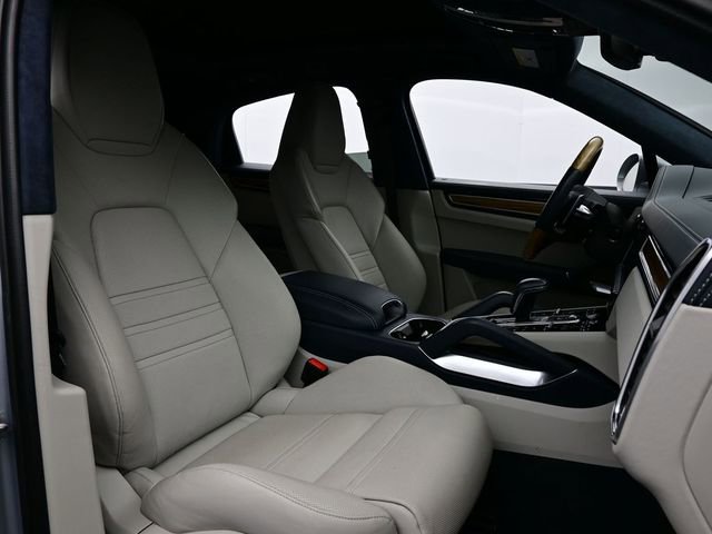 Certified 2022 Porsche Cayenne Turbo image 14