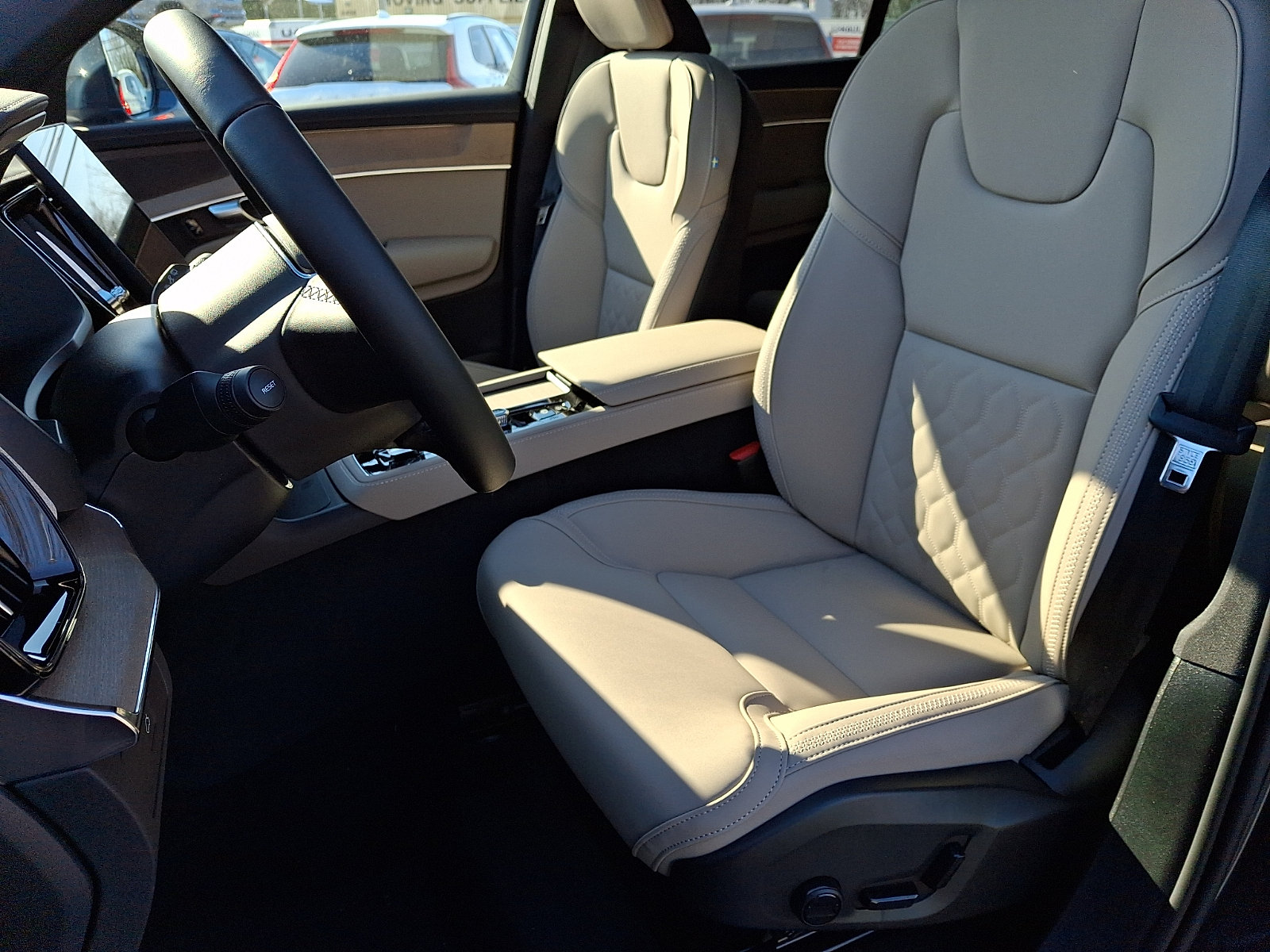 New 2026 Volvo XC90 B5 Plus AWD/4WD image 9