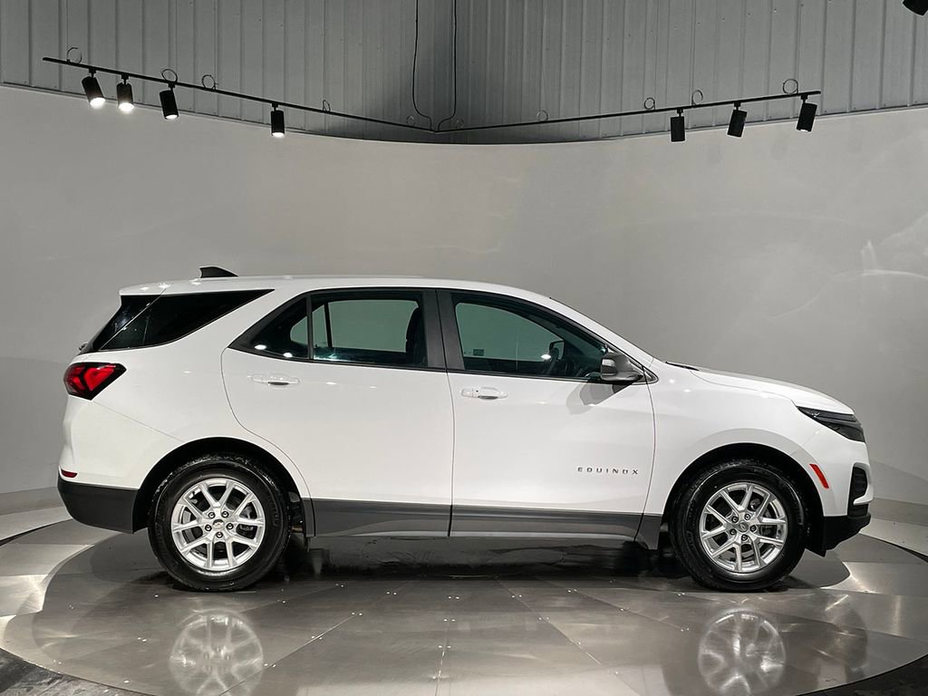 Used 2024 Chevrolet Equinox LS FWD image 10