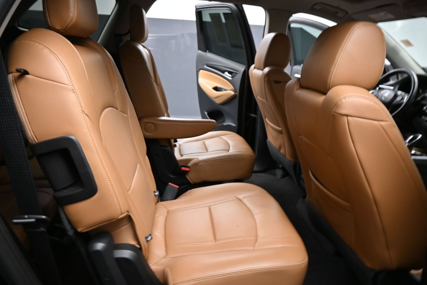 Used 2018 Buick Enclave Premium w/ Experience Buick Package FWD image 18