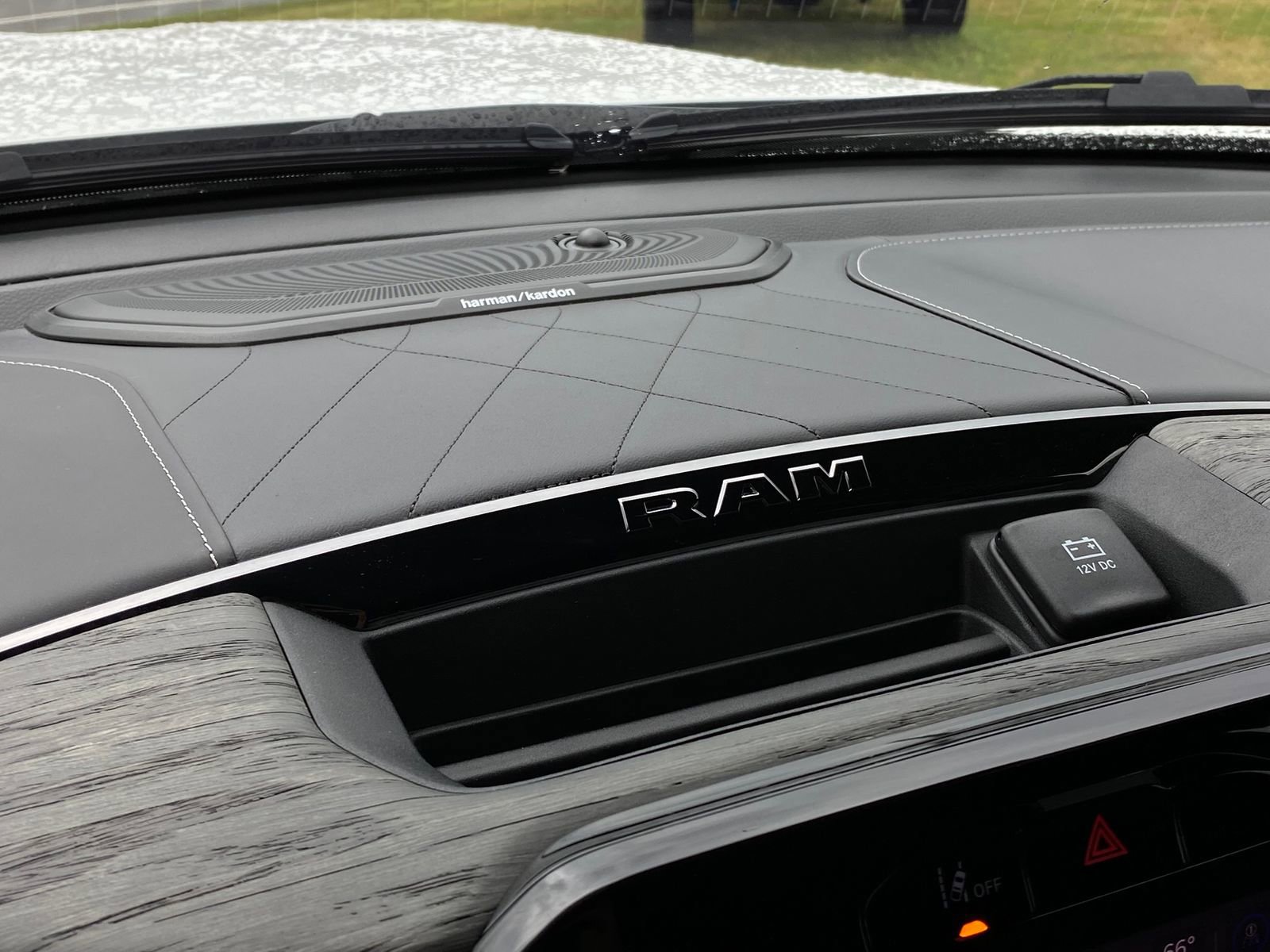 Used 2025 RAM 1500 Limited w/ Body Color Bumper Group image 20