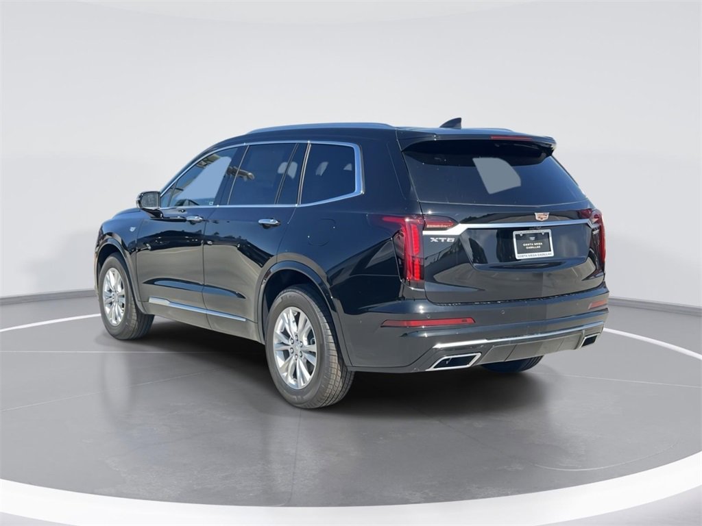 New 2025 Cadillac XT6 Luxury image 6