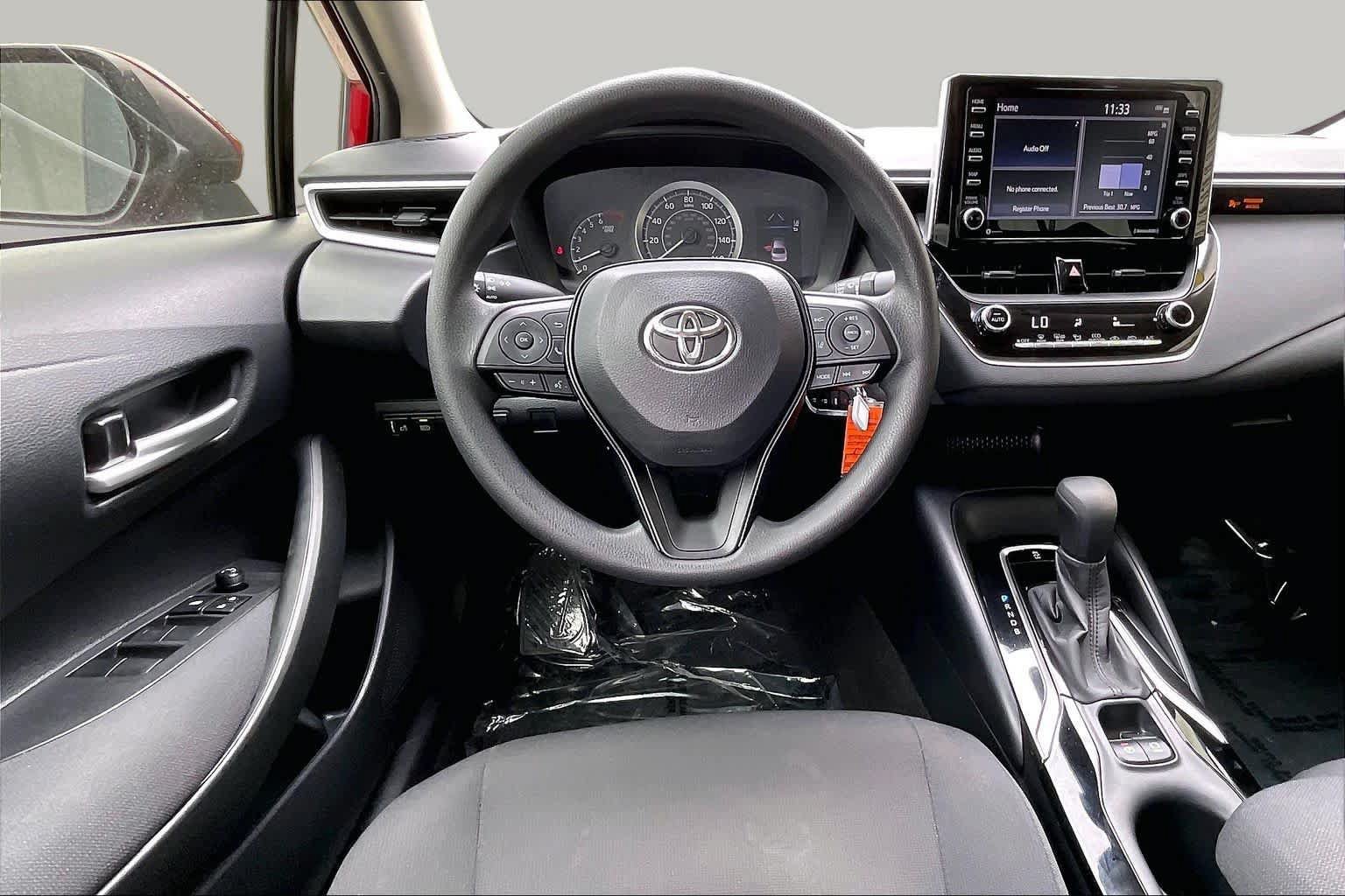 Used 2021 Toyota Corolla LE FWD image 5
