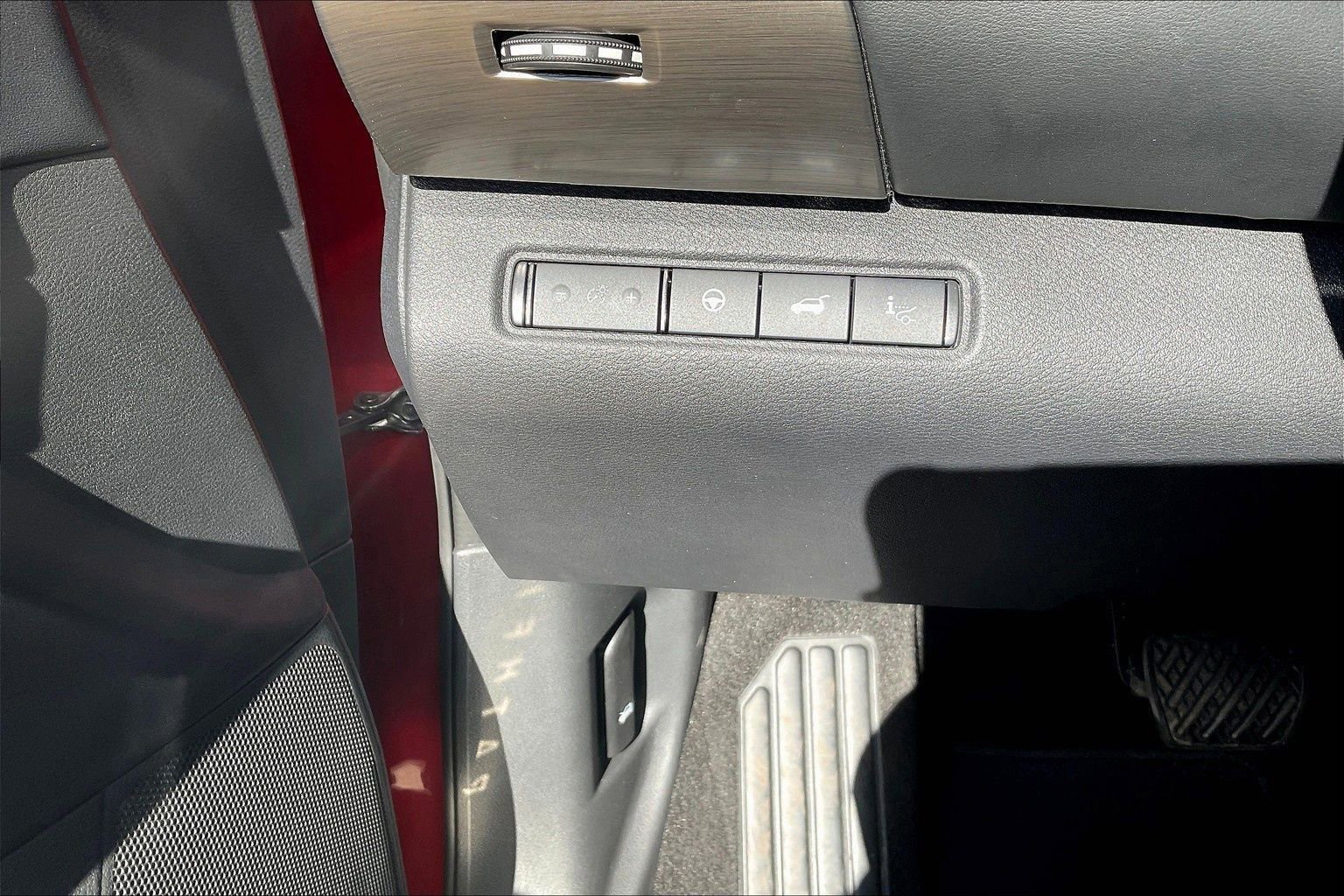 Certified 2024 Nissan Pathfinder Platinum w/ Cargo Package image 41