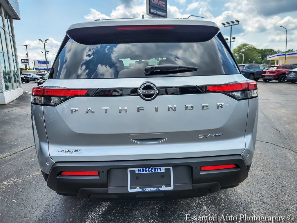 Used 2022 Nissan Pathfinder SV AWD/4WD image 5