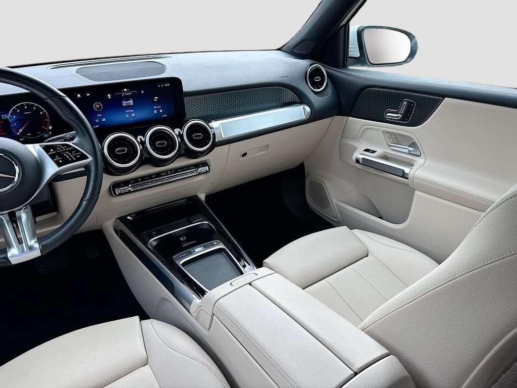 Used 2025 Mercedes-Benz GLB 250 4MATIC image 22