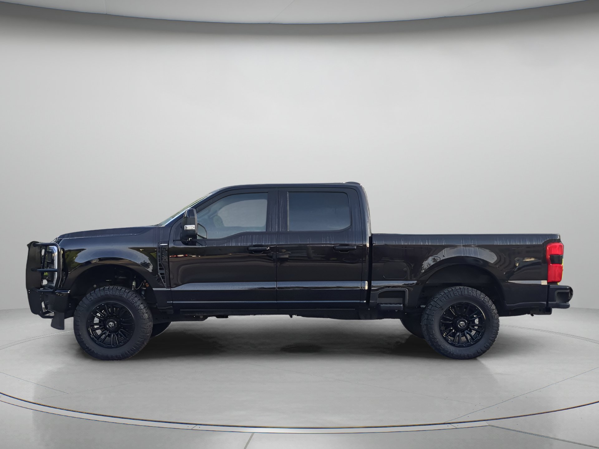 Used 2025 Ford F250 Lariat w/ Black Appearance Package AWD/4WD image 43