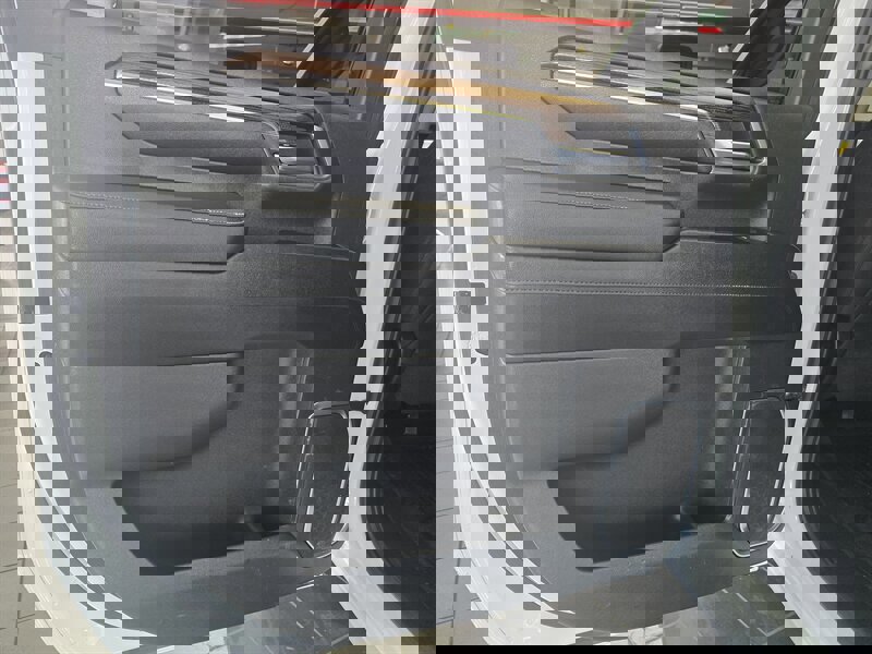 Used 2024 Chevrolet Silverado 2500 LT image 10