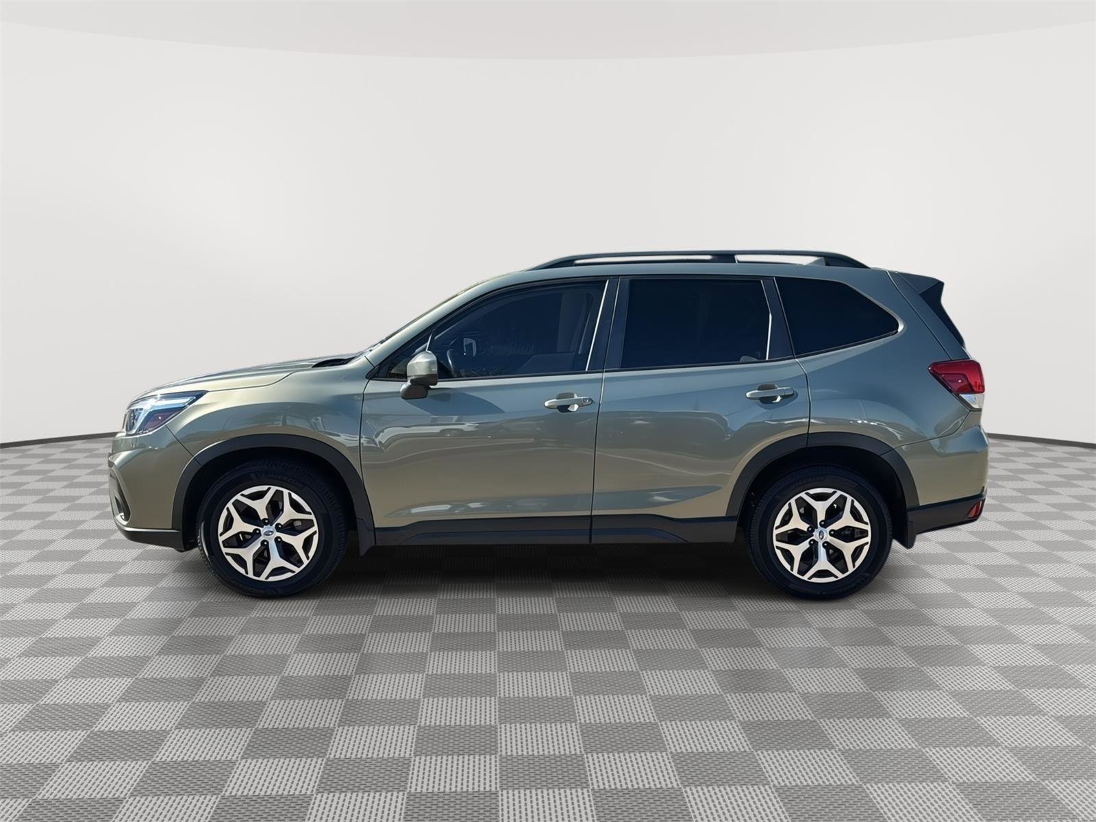 Used 2021 Subaru Forester Premium image 2