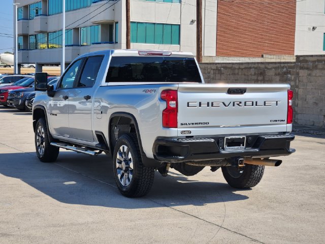 Used 2021 Chevrolet Silverado 2500 Custom w/ Custom Value Package AWD/4WD image 3