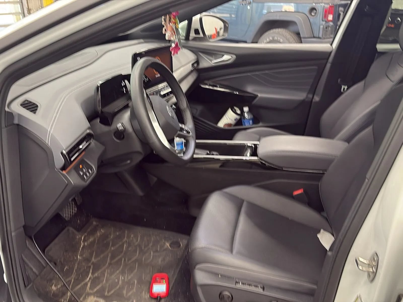 Used 2023 Volkswagen ID.4 Pro S AWD/4WD image 3