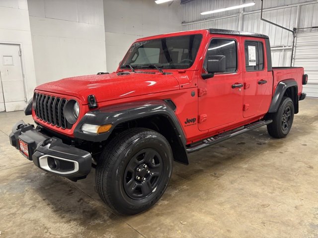 Used 2024 Jeep Gladiator Sport image 3