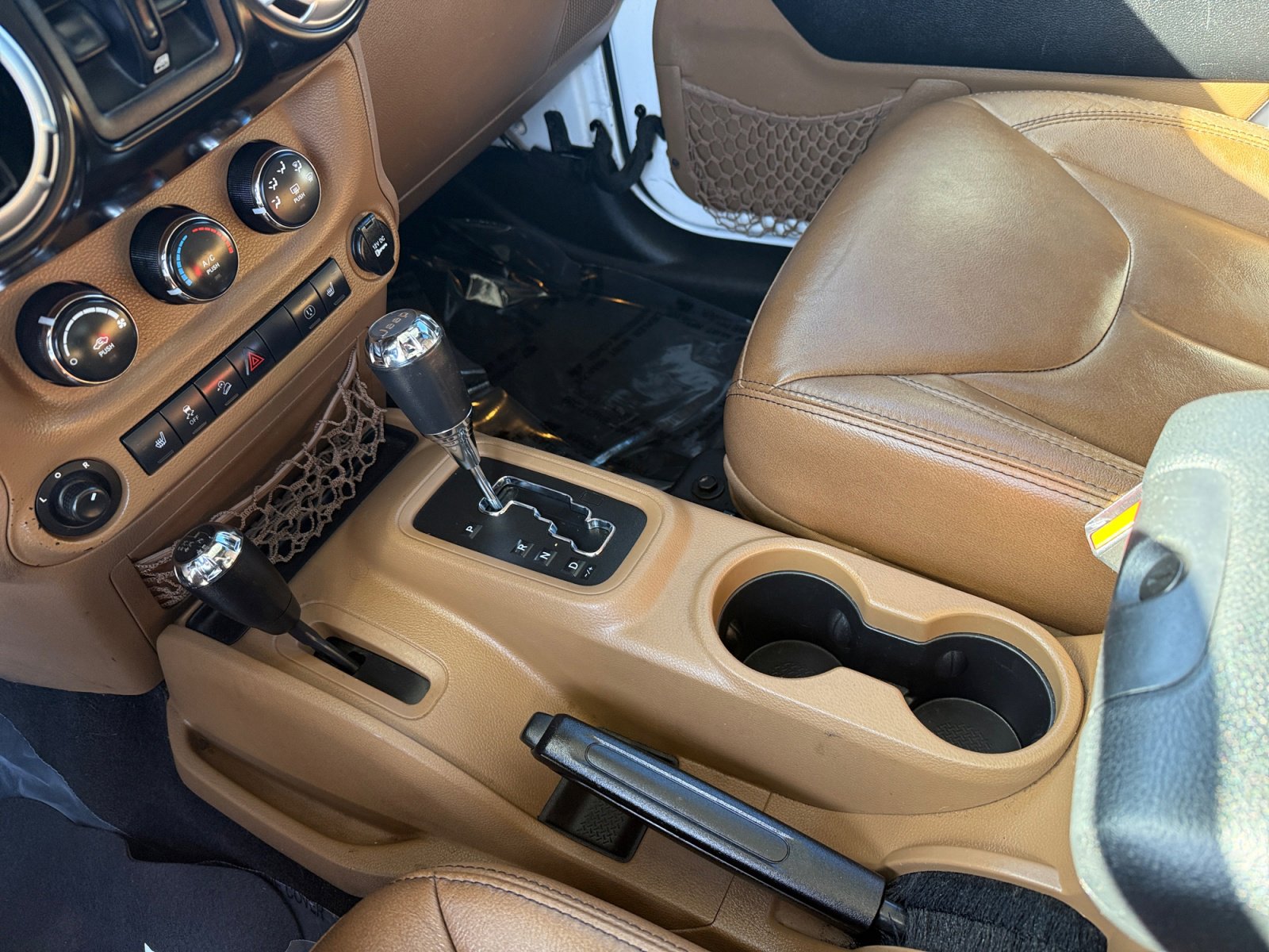 Used 2014 Jeep Wrangler Unlimited Sahara AWD/4WD image 13