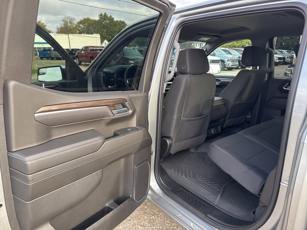 Used 2025 Chevrolet Silverado 1500 LT image 19
