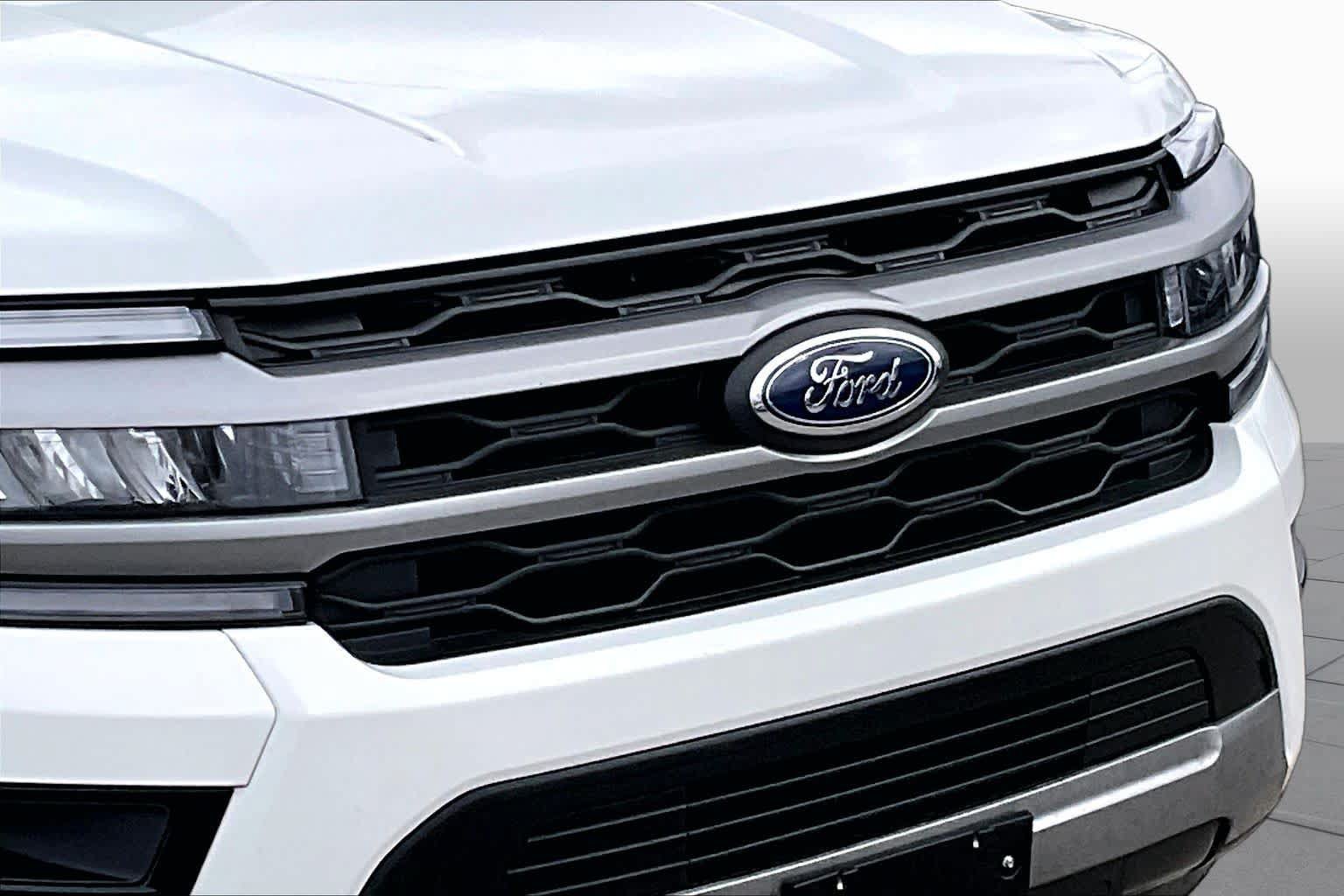 Certified 2024 Ford Expedition XLT RWD image 27