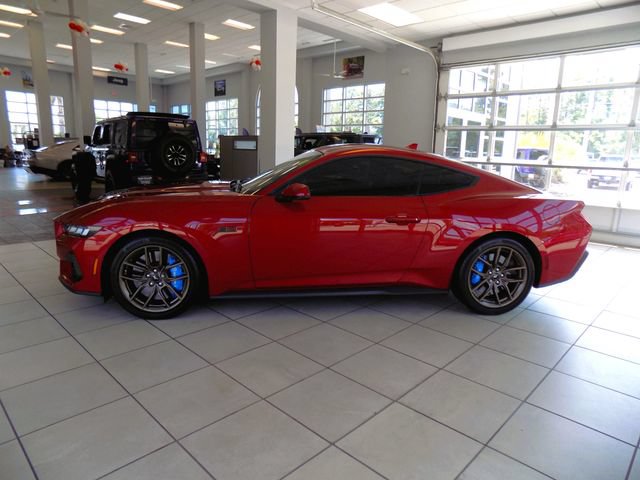 Used 2024 Ford Mustang GT Premium RWD image 4