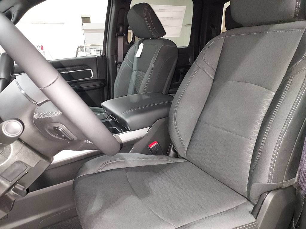 New 2026 RAM 2500 Big Horn AWD/4WD image 17