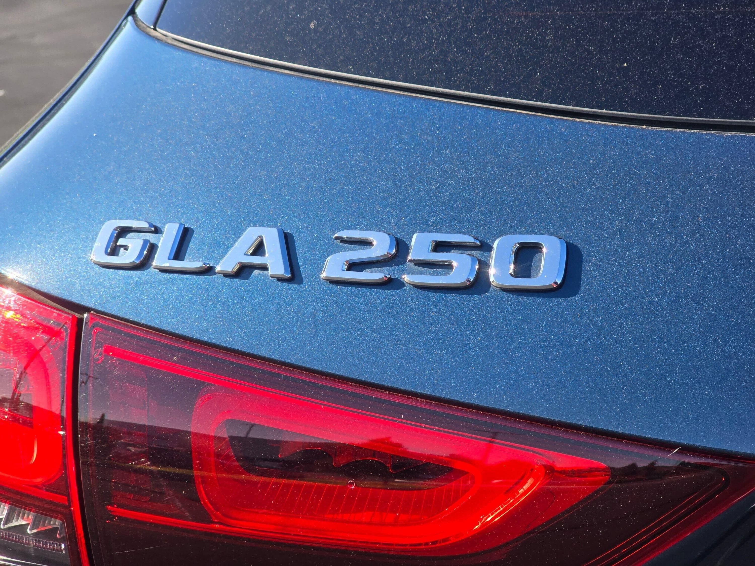 Used 2022 Mercedes-Benz GLA 250 4MATIC image 31
