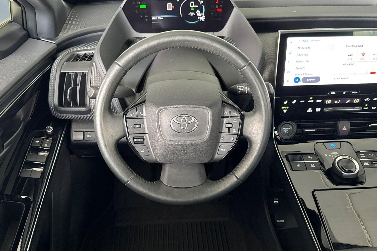 Used 2023 Toyota bZ4X AWD image 32