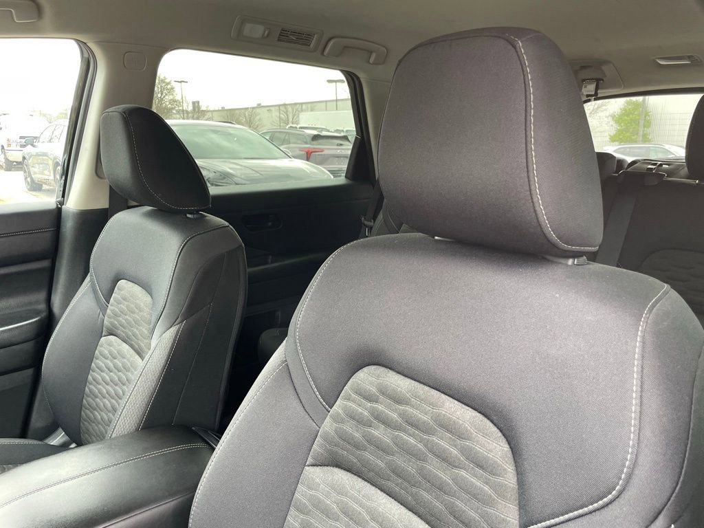 Used 2024 Nissan Pathfinder S image 25