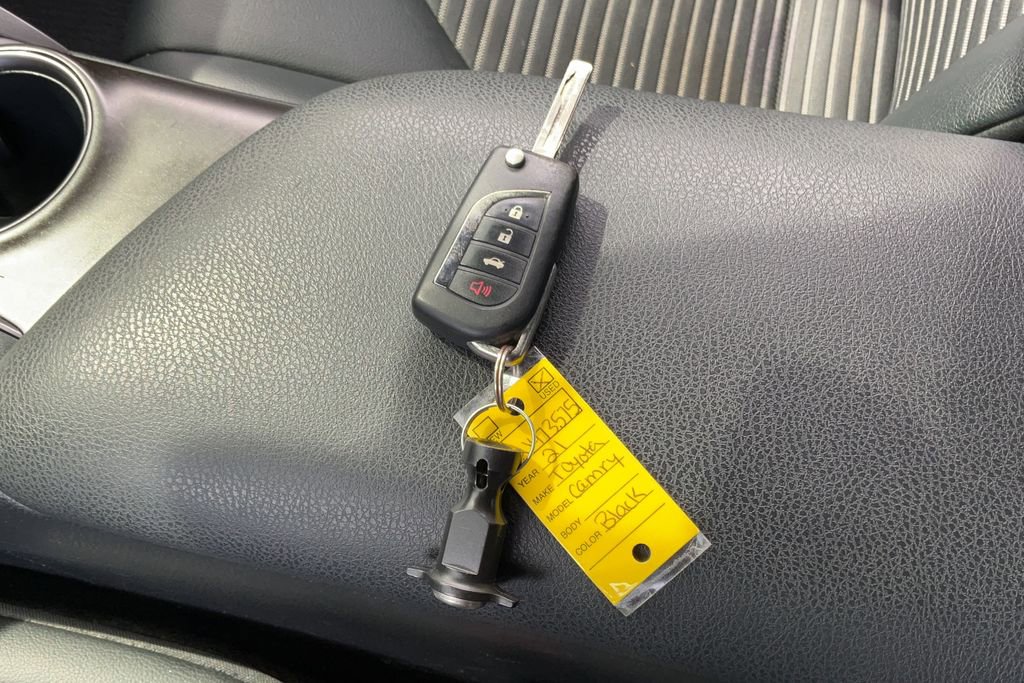Used 2021 Toyota Camry SE FWD image 24