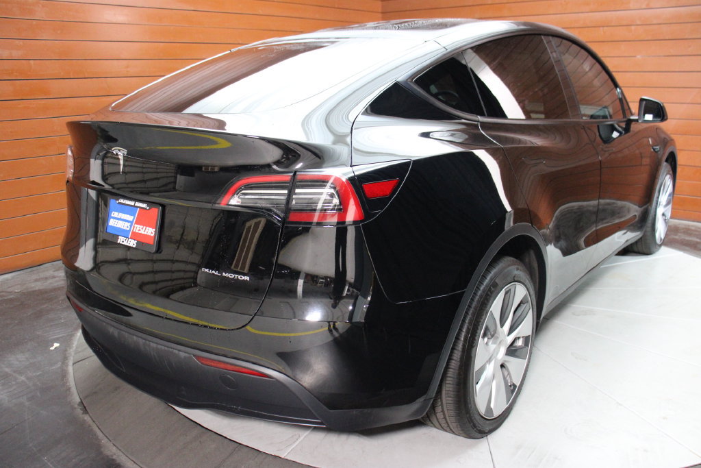 Used 2023 Tesla Model Y Long Range AWD/4WD image 26