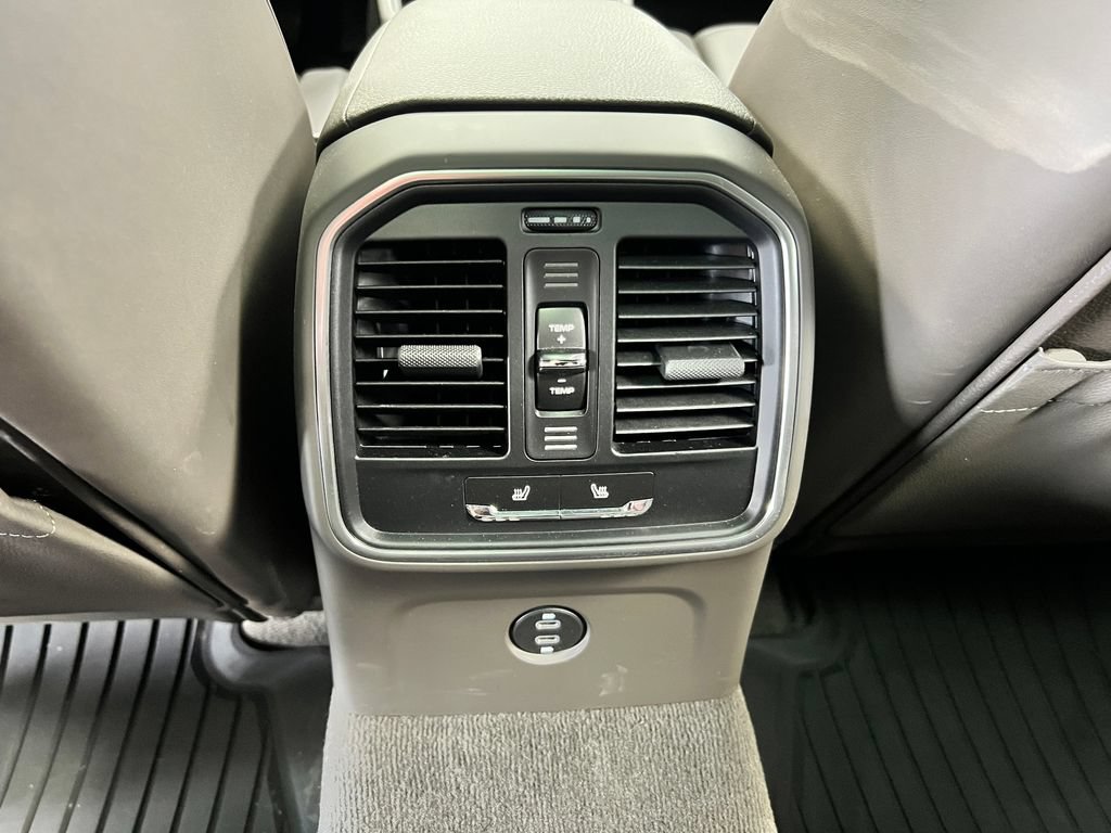 Used 2024 Porsche Macan S AWD/4WD image 25