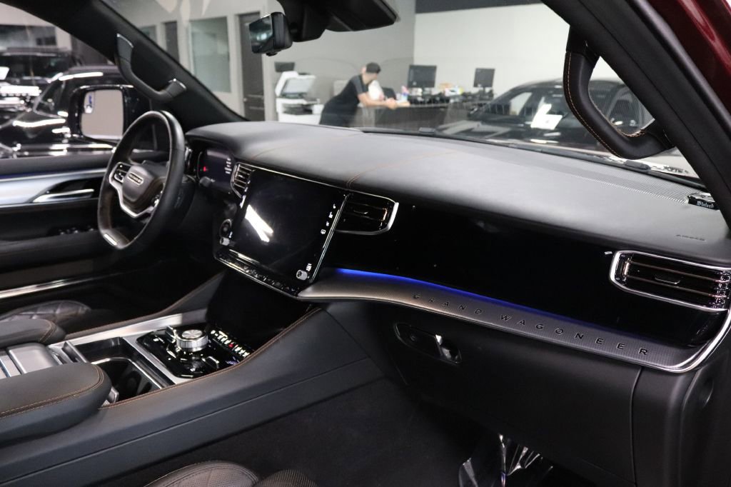 Used 2023 Jeep Grand Wagoneer Series III image 27