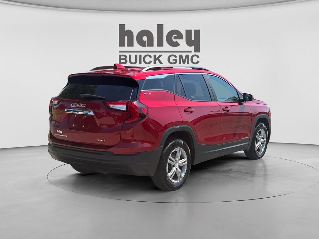 Used 2023 GMC Terrain SLE w/ Driver Convenience Package AWD/4WD image 5